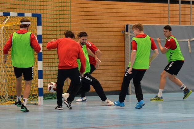 Handball, Herren, 1. Bundesliga, Saison 2018 19, Training Füchse Berlin, Jacob Tandrup Holm (Nr. 6, Füchse Berlin), TW Silvio Heinevetter (Nr. 12, Füchse Berlin), Fabian Wiede (Nr. 3, Füchse Berlin), Christoph Reißky (Nr. 43, Füchse Berlin), Frederik Simak (Nr. 24, Füchse Berlin), 18.09.18, Copyright: xMichaelxHundtx xMatthiasxKochx