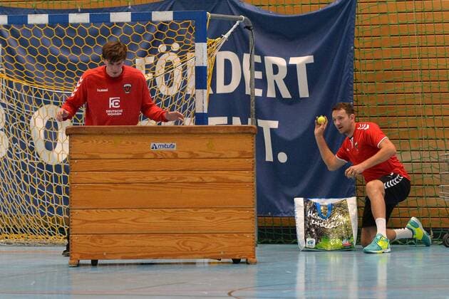 Handball, Herren, 1. Bundesliga, Saison 2018 19, Training Füchse Berlin, TW Malte Semisch (Nr. 16, Füchse Berlin), Torwart-Trainer Petr Stochl (Füchse Berlin), 18.09.18, Copyright: xMichaelxHundtx xMatthiasxKochx