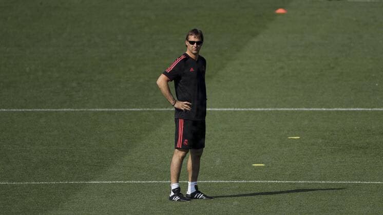 Real Madrid s head coach, Julen Lopetegui, attends the team s training session at Valdebebas city in Madrid, Spain, 18 September 2018. Real Madrid will be facing Roma in a Champions League match next 19 September 2018. Real Madrid training session !ACHTUNG: NUR REDAKTIONELLE NUTZUNG!  Copyright: xBALLESTEROSx GRAF5237 20180918-636728703978956914