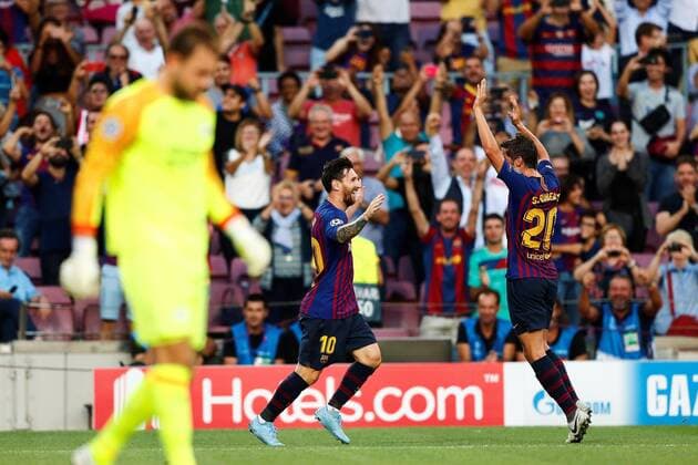 FC Barcelona Barca s Argentinian striker Lionel Messi (C) jubilates a goal with teammate Sergi Roberto during the first UEFA Champions League group B match between FC Barcelona and PSV Eindhoven, at the Camp Nou stadium, in Barcelona, Catalonia, Spain, 18 September 2018. FC Barcelona vs. PSV Eindhoven !ACHTUNG: NUR REDAKTIONELLE NUTZUNG!  Copyright: xAlejandroxGarciax BCN05 20180918-636728970433060752