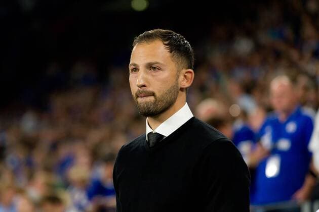 Gelsenkirchen, Germany 18.09.2018, UEFA Champions League - 2018 19 Season, Gruppenphase - Gruppe D - 1. Spieltag, FC Schalke 04 - FC Porto, Trainer Domenico Tedesco (S04) schaut ( DeFodi053
