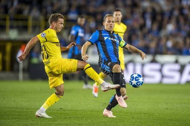 Fußball: Champions League, Saison 2018 2019, Gruppenphase, 1. Spieltag, Club Brügge - Borussia Dortmund am 18.09.2018 im Jan-Breydel-Stadion in Brügge (Belgien). Dortmunds Mario Götze Goetze (l.) und Brügges Ruud Vormer kämpfen um den Ball. DFL REGULATIONS PROHIBIT ANY USE OF PHOTOGRAPHS AS IMAGE SEQUENCES AND OR QUASI-VIDEO. Copyright: xKirchner DavidxInderliedx