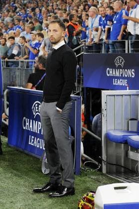 Trainer Domenico Tedesco ( Schalke 04 ) angespannt. 18.09.2018, Fussball, Champiosleague, Schalke 04 vs FC Porto DFB REGULATIONS PROHIBIT ANY USE OF PHOTOGRAPHS AS IMAGE SEQUENCES AND OR QUASI-VIDEO 18.09.2018, Fussball, Champiosleague, Schalke 04 vs FC Porto Gelsenkirchen Copyright: xEIBNER ThomasxThienelx EP_TTL