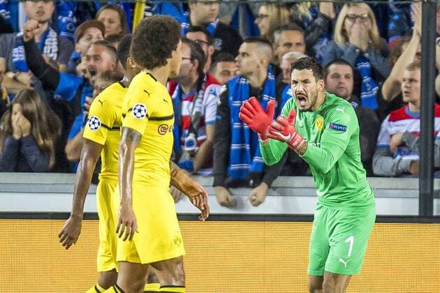 Fußball: Champions League, Saison 2018 2019, Gruppenphase, 1. Spieltag, Club Brügge - Borussia Dortmund am 18.09.2018 im Jan-Breydel-Stadion in Brügge (Belgien). Dortmunds Torhueter Roman Bürki Buerki feuert seine Mannschaft an. DFL REGULATIONS PROHIBIT ANY USE OF PHOTOGRAPHS AS IMAGE SEQUENCES AND OR QUASI-VIDEO. Copyright: xKirchner DavidxInderliedx
