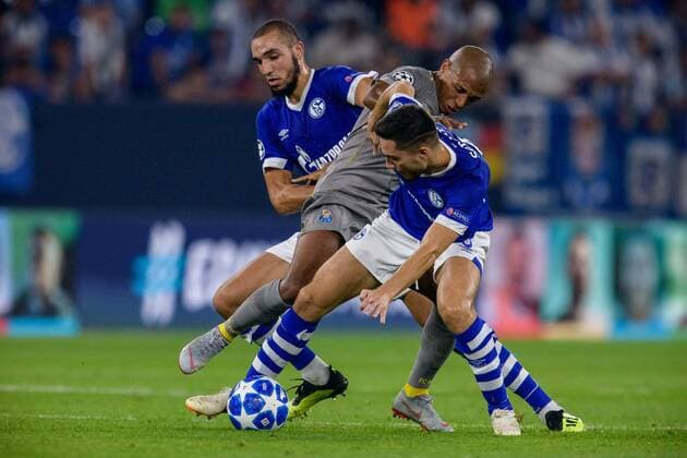 vl: Nabil Bentaleb (FC Schalke 04 10), Yacine Brahimi (FC Porto 8) und Suat Serdar (FC Schalke 04 8) beim Champions League Spiel zwischen dem FC Schalke 04 und dem FC Porto am 18.09.2018, FC Schalke 04 vs FC Porto, Champions League Gruppenphase, 18.09.2018 Gelsenkirchen Copyright: xSchuelerx xEibnerx-xPressefotox EP_EER