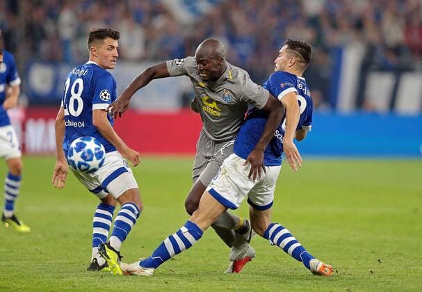 18.09.2018, xovx, Fussball UEFA Champions League, FC Schalke 04 - FC Porto emspor, v.l. Alessandrod Schoepf (FC Schalke 04), Danilo Pereira (FC Porto), Suat Serdar (FC Schalke 04), Aktion . (DFL DFB REGULATIONS PROHIBIT ANY USE OF PHOTOGRAPHS as IMAGE SEQUENCES and or QUASI-VIDEO) Gelsenkirchen