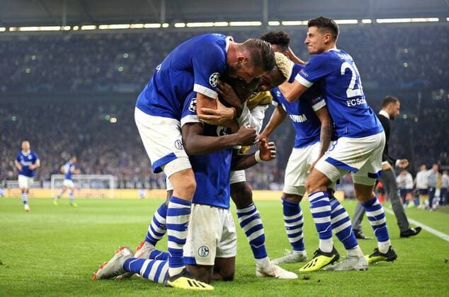 18.09.2018, Fussball UEFA Champions League 2018 2019, Gruppenphase, 1.Spieltag, FC Schalke 04 - FC Porto, in der VELTINS-Arena Gelsenkirchen. Jubel Schalke 04 zum Tor zum 1:0