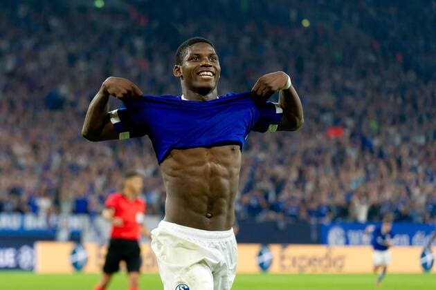 Gelsenkirchen, Germany 18.09.2018, UEFA Champions League - 2018 19 Season, Gruppenphase - Gruppe D - 1. Spieltag, FC Schalke 04 - FC Porto, Tor zum 1:0, Torschuetze Breel Embolo (S04) jubelt ( DeFodi053