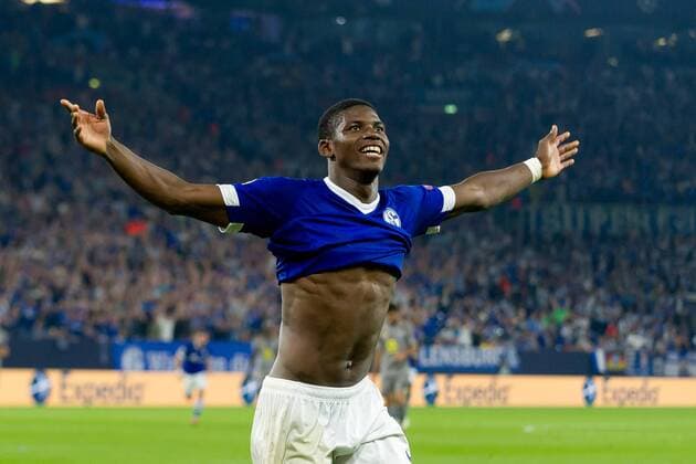 Gelsenkirchen, Germany 18.09.2018, UEFA Champions League - 2018 19 Season, Gruppenphase - Gruppe D - 1. Spieltag, FC Schalke 04 - FC Porto, Tor zum 1:0, Torschuetze Breel Embolo (S04) jubelt ( DeFodi053