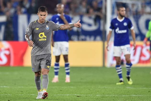 Fußball Champions League Gruppenphase 1. Spieltag FC Schalke 04 - FC Porto am 18.09.2018 in der Veltins Arena in Gelsenkirchen Otavio ( Porto ) freut sich über das 1:1 DFL Regulations prohibit any use of photographs as image sequences and or quasi video.