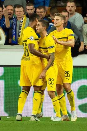 Bruegge, Belgien, 18.09.2018, UEFA Champions League - 2018 19 Season, Vorrunde, Gruppenphase - Gruppe A - 1. Spieltag, Club Bruegge - BV Borussia Dortmund, Torjubel, jubel um Christian Pulisic (BVB) nach dem treffer zum 0:1 ( DeFodi001