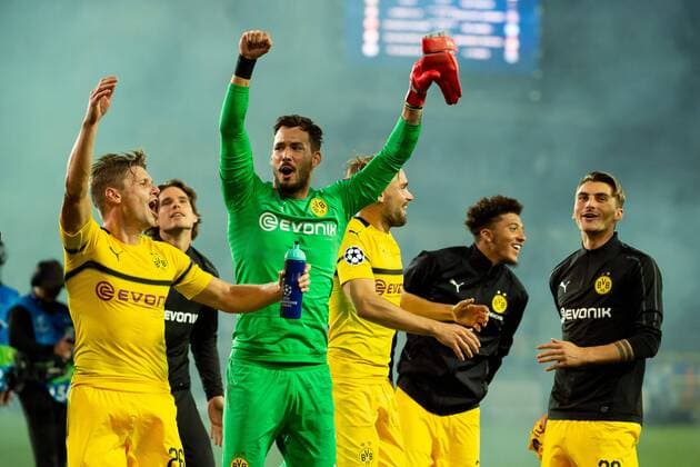 Bruegge, Belgien, 18.09.2018, UEFA Champions League - 2018 19 Season, Vorrunde, Gruppenphase - Gruppe A - 1. Spieltag, Club Bruegge - BV Borussia Dortmund, Lukasz Piszczek (BVB) und Torwart Roman Buerki (BVB) jubeln nach dem 0:1 sieg ( DeFodi001