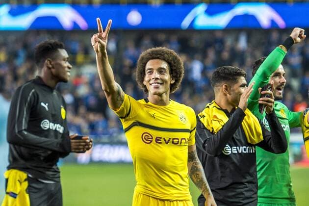 Fußball: Champions League, Saison 2018 2019, Gruppenphase, 1. Spieltag, Club Brügge - Borussia Dortmund am 18.09.2018 im Jan-Breydel-Stadion in Brügge (Belgien). Dortmunds Axel Witsel jubelt mit den Fans. DFL REGULATIONS PROHIBIT ANY USE OF PHOTOGRAPHS AS IMAGE SEQUENCES AND OR QUASI-VIDEO. Copyright: xKirchner DavidxInderliedx