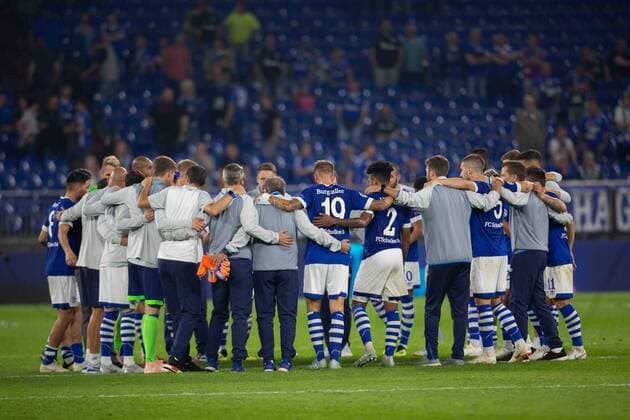 Sport Bilder des Tages Gelsenkirchen, Germany 18.09.2018, UEFA Champions League - 2018 19 Season, Gruppenphase - Gruppe D - 1. Spieltag, FC Schalke 04 - FC Porto, Team Schalke nach dem Spiel. ( DeFodi512