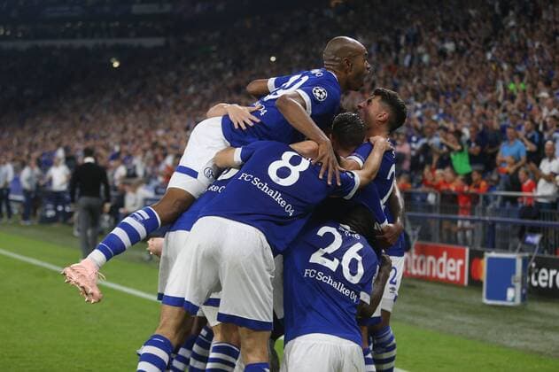 18.09.2018, Fussball, Saison 2018 2019, Champions League, 1. Spieltag - FC Schalke 04 - FC Porto v. l. Naldo (FC Schalke 04), Suat Serdar (FC Schalke 04), Salif Sane (FC Schalke 04) Gelsenkirchen Veltins Arena NRW Deutschland