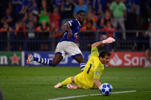 18.09.2018, Fussball, Saison 2018 2019, Champions League, 1. Spieltag - FC Schalke 04 - FC Porto v. l. Breel EMBOLO (FC Schalke 04) erzielt das Tor zum 1 zu 0 Gelsenkirchen Veltins Arena NRW Deutschland