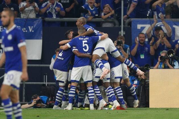 18.09.2018, Fussball, Saison 2018 2019, Champions League, 1. Spieltag - FC Schalke 04 - FC Porto Mannschaft des FC schalke 04 jubelt Gelsenkirchen Veltins Arena NRW Deutschland