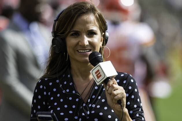 PITTSBURGH, PA - SEPTEMBER 16: ESPN reporter Dianna Russini looks on during the NFL American Football Herren USA football game between the Kansas City Chiefs and Pittsburgh Steelers on September 16, 2018 at Heinz Field in Pittsburgh PA. (Photo by Mark Alberti Icon Sportswire) NFL: SEP 16 Chiefs at Steelers Icon18091668239 EDITORIAL USE ONLY