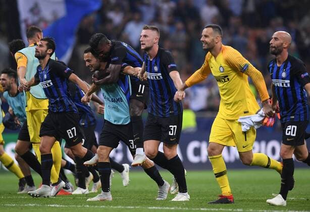 (180919) -- MILAN, Sept. 19, 2018 -- Inter Milan s players celebrate after a UEFA Champions League group B match between FC Inter and Tottenham Hotspur, in Milan, Italy, Sept. 18, 2018. FC Inter won 2-1.) (SP)ITALY-MILAN-UEFA CHAMPIONS LEAGUE-INTER-HOTSPUR AlbertoxLingria 
