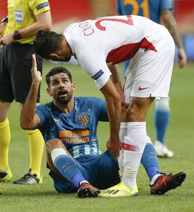 Partido de la Liga de Campeones entre el Monaco y el Atletico. En la imagen, Diego Costa y Chadli. Champions League match between Monaco and Atletico. In this picture, Diego Costa and Chadli. 