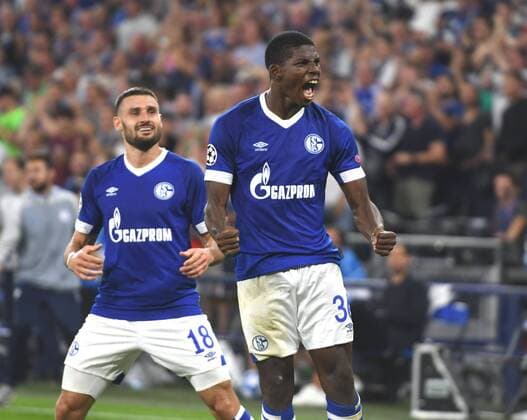 CL FC Schalke 04 - FC Porto 18.09.2018 Breel Embolo jubelt nach dem 1:0, links Daniel Caligiuri (Schalke) DFL REGULATIONS PROHIBIT ANY USE OF PHOTOGRAPHS AS IMAGE SEQUENCES AND OR QUASI-VIDEO