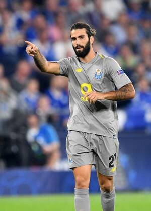 UEFA Champions League, Gruppenphase, Spiel 1, Saison 2018 2019, FC Schalke 04 vs FC Porto, 18.09.18. Veltinsarena Gelsenkirchen, Sergio Oliveira, FC Porto, Aktion, Einzelbild UEFA regulations prohibit any use of photographs as image sequences and or quasi-video.
