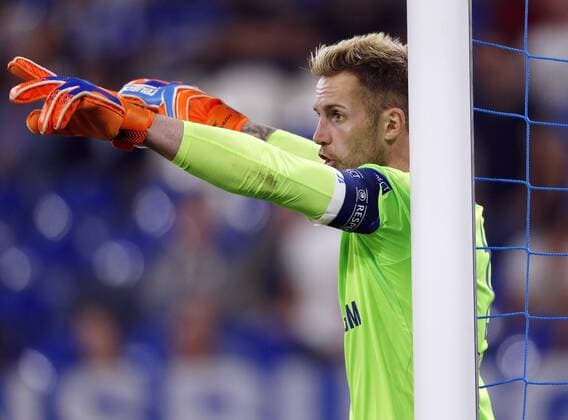 Gelsenkirchen , Deutschland, UEFA Champions League , 1. Spieltag, Matchday 1 , FC Schalke 04 -FC Porto 1-1 in der Veltins-Arena auf Schalke in Gelsenkirchen am 18.09. 2018 Torwart Ralf FAEHRMANN (FÄHRMANN) (S04) Gemäß den Vorgaben der DFL DFB UEFA FIFA ist es untersagt, in dem Stadion und oder vom Spiel angefertigte Fotoaufnahmen in Form von Sequenzbildern und oder videoähnlichen Fotostrecken zu verwerten bzw. verwerten zu lassen.