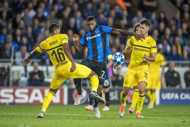 Fußball: Champions League, Saison 2018 2019, Gruppenphase, 1. Spieltag, Club Brügge - Borussia Dortmund am 18.09.2018 im Jan-Breydel-Stadion in Brügge (Belgien). v.li. Dortmunds Manuel Akanji, Brügges Wesley und Dortmunds Julian Weigl kämpfen um den Ball. DFL REGULATIONS PROHIBIT ANY USE OF PHOTOGRAPHS AS IMAGE SEQUENCES AND OR QUASI-VIDEO. Copyright: xKirchner DavidxInderliedx
