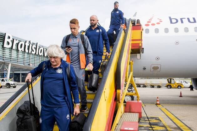 Anderlecht s Adrien Trebel pictured at the arrival of Belgian soccer team RSC Anderlecht, Wednesday 19 September 2018 in Bratislava, Slovakia. Tomorrow Anderlecht will meet Slovakian club Spartak Trnava on day one of the UEFA Europa League group stage. JASPERxJACOBS  x05429152x