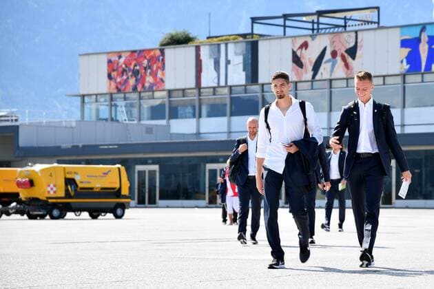 SOCCER - EL, RB Leipzig vs RBS SALZBURG,AUSTRIA,19.SEP.18 - SOCCER - UEFA Europa League, group stage, RasenBallsport Leipzig vs Red Bull Salzburg, departure from Salzburg Airport. Image shows Cican Stankovic and Jasper van der Werff (RBS). GEPAxpictures xFlorianxErtl