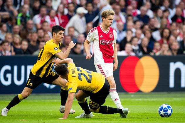 Petros Mantalos of AEK Athens FC, Ezequiel Ponce of AEK Athens FC, Frenkie de Jong of Ajax during the UEFA Champions League group E match between Ajax Amsterdam and AEK FC at the Johan Cruijff Arena on September 19, 2018 in Amsterdam, The Netherlands UEFA Champions League 2018 2019 xVIxVIxImagesx xTomxBodexMultimediaxIVx 12172540