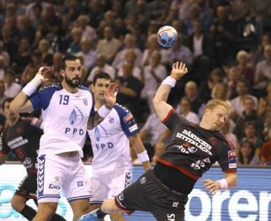 Foto : Anders Zachariassen ( Flensburg ) gegen Leon Susnja Handball Herren 1. Bundesliga am Mi. 19.09.2018 Flensburg - HC Zagreb