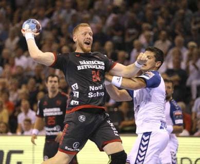 Foto : Torwurf von Jim Gottfridsson ( Flensburg ) gegen Ravnic Handball Herren 1. Bundesliga am Mi. 19.09.2018 Flensburg - HC Zagreb