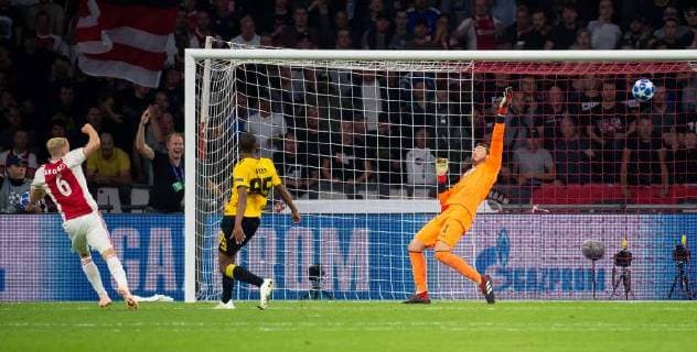 Amsterdam, Netherlands, 19.09.2018, UEFA Champions League - 2018 19 Season, Vorrunde, Gruppenphase - Gruppe E - 1. Spieltag, Ajax Amsterdam - AEK Athen, TOR zum 2:0 durch Donny van de Beek (Ajax Amsterdam) ( DeFodi001