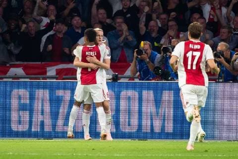 Amsterdam, Netherlands, 19.09.2018, UEFA Champions League - 2018 19 Season, Vorrunde, Gruppenphase - Gruppe E - 1. Spieltag, Ajax Amsterdam - AEK Athen, Torjubel, jubel um Donny van de Beek (Ajax Amsterdam) nach dem treffer zum 2:0 ( DeFodi001
