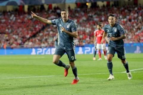 Sport Bilder des Tages Robert Lewandowski (FC Bayern Muenchen 9) Jubel nach dem 0:1, FC Bayern Muenchen vs Benfica Lissabon, Fussball, Champions League Gruppenphase, 19.09.2018 FC Bayern Muenchen vs Benfica Lissabon, Fussball, Champions League Gruppenphase, 19.09.2018 Lissabon Copyright: xLanger Eibner-Pressefotox EP_HLR