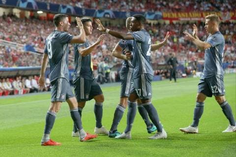 Robert Lewandowski (FC Bayern Muenchen 9) James Rodriguez (FC Bayern Muenchen 11) David Alaba (FC Bayern Muenchen 27) Joshua Kimmich (FC Bayern Muenchen 32) Jubel nach dem 0:1, FC Bayern Muenchen vs Benfica Lissabon, Fussball, Champions League Gruppenphase, 19.09.2018 FC Bayern Muenchen vs Benfica Lissabon, Fussball, Champions League Gruppenphase, 19.09.2018 Lissabon Copyright: xLanger Eibner-Pressefotox EP_HLR