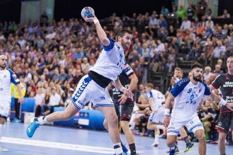 Senjamin Buric (HC PPD Zagreb) wirft am 19.09.2018 in Flensburg (Schleswig-Holstein) in der Flens-Arena auf das Tor. SG Flensburg-Handewitt gegen HC PPD Zagreb Flensburg Schleswig-Holstein Deutschland