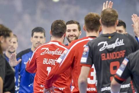 Benjamin Buric (SG Flensburg-Handewitt) und Senjamin Buric (HC PPD Zagreb) begrüßen sich am 19.09.2018 in Flensburg (Schleswig-Holstein) in der Flens-Arena. SG Flensburg-Handewitt gegen HC PPD Zagreb Flensburg Schleswig-Holstein Deutschland