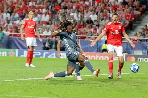Renato Sanches (FC Bayern Muenchen 35) beim Torschuss zum 0:1, Benfica Lissabon vs FC Bayern Muenchen , Fussball, Champions League Gruppenphase, 19.09.2018 Benfica Lissabon vs FC Bayern Muenchen vs , Fussball, Champions League Gruppenphase, 19.09.2018 Lissabon Copyright: xLanger Eibner-Pressefotox EP_HLR