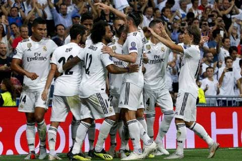 Real Madrid s midfielder Isco Alarcon (2L) jubilates the first goal of the team during the UEFA Champions League first round groups phase match between Real Madrid and AS Roma at the Santiago Bernabeu stadium, in Madrid, Community of Madrid, Spain, 19 September 2018. Real Madrid vs. AS Roma !ACHTUNG: NUR REDAKTIONELLE NUTZUNG!  Copyright: xJ.P.xGandulx MAD14 20180919-636729924007312039