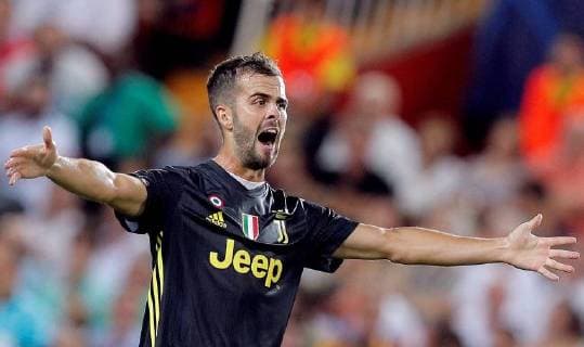 Juventus midfielder Miralem Pjanic during the UEFA Champions League first round groups phase match between Valencia CF and Juventus, at the Mestalla stadium, in Valencia, Valencian Community, Spain, 19 September 2018. Valencia FC vs. Juventus !ACHTUNG: NUR REDAKTIONELLE NUTZUNG!  Copyright: xKaixForsterlingx VAL14 20180919-636729926628112420