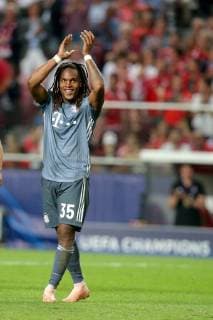 Renato Sanches (FC Bayern Muenchen 35) bedankt sich bei den Fans nach dem 0:2, Benfica Lissabon vs FC Bayern Muenchen , Fussball, Champions League Gruppenphase, 19.09.2018 Benfica Lissabon vs FC Bayern Muenchen vs , Fussball, Champions League Gruppenphase, 19.09.2018 Lissabon Copyright: xLanger Eibner-Pressefotox EP_HLR