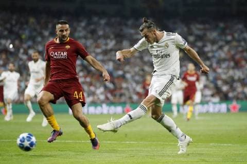 Sport Bilder des Tages (L-R) Kostas Manolas of AS Roma, Gareth Bale of Real Madrid 2-0 during the UEFA Champions League group G match between Real Madrid and AS Roma at the Santiago Bernabeu stadium on September 19, 2018 in Madrid, Spain UEFA Champions League 2018 2019 xVIxVIxImagesx xMauricexvanxSteenxIVx 12174436