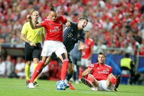Ljubomir Fejsa ( Benfica Lissabon 5 ) Robert Lewandowski (FC Bayern Muenchen 9), Benfica Lissabon vs FC Bayern Muenchen , Fussball, Champions League Gruppenphase, 19.09.2018 Benfica Lissabon vs FC Bayern Muenchen vs , Fussball, Champions League Gruppenphase, 19.09.2018 Lissabon Copyright: xLanger Eibner-Pressefotox EP_HLR