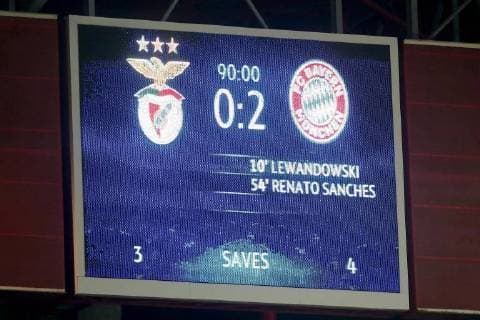 Anzeigetafel mit dem Endstand 0:2, Benfica Lissabon vs FC Bayern Muenchen , Fussball, Champions League Gruppenphase, 19.09.2018 Benfica Lissabon vs FC Bayern Muenchen vs , Fussball, Champions League Gruppenphase, 19.09.2018 Lissabon Copyright: xLanger Eibner-Pressefotox EP_HLR