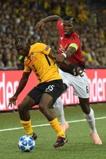 Fussball UEFA Champions League - BSC Young Boys - Manchester United ManU FC Bern, Schweiz, 19.09.2018, Fussball UEFA Champions League, Saison 2018 2019, BSC Young Boys - Manchester United FC, Manchesters Paul Pogba (links) gegen YBs Sekou Sanogo.