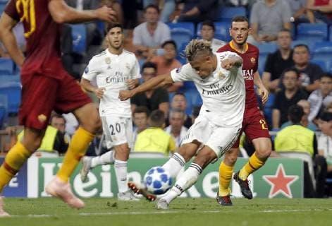Soccer match between Real Madrid and Roma, of the Champions League 2018 2019, held at the Santiago Bernabeu stadium, in Madrid. (Photo: Jose Cuesta 261 Cordon Press). Mariano score the third goal