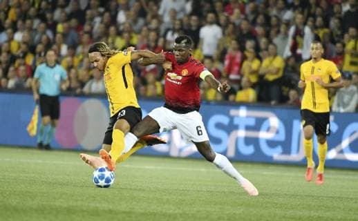 19.09.2018 Bern,Schweiz, Stade de Suisse,Fussball Herren Champions League,Saison 2018 2019 BSC Young Boys - Manchester United ManU Im Bild : Paul Pogba (Manchester) li. Kevin Mbabu (YB) Aktion Zweikampf