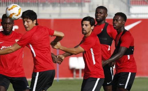 Entrenamiento del Sevilla. En la imagen, Gnagnon, Borja Lasso, Nolito, Amadou y Promes. Sevilla training session. In this picture, Gnagnon, Borja Lasso, Nolito, Amadou and Promes. 